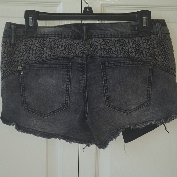 L.e.i. Lowrise Short - Picture 4 of 5